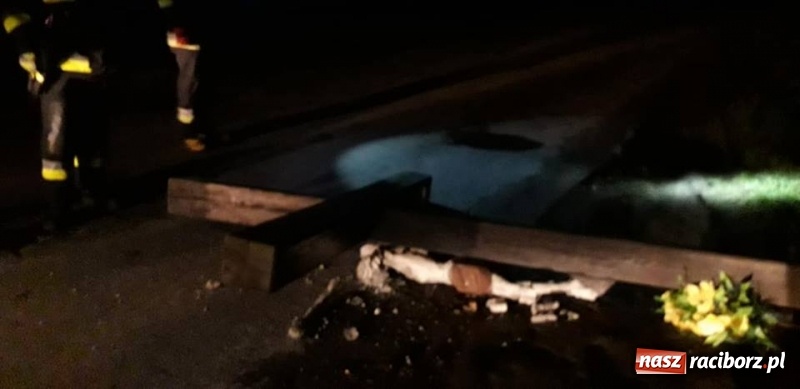 Zdjęcie w galerii na portalu naszraciborz.pl: To był nocny Armagedon. Strażacy mieli pełne ręce roboty. Ponad 60 wezwań FOTO wiadomości z regionu