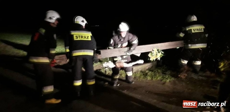 Zdjęcie w galerii na portalu naszraciborz.pl: To był nocny Armagedon. Strażacy mieli pełne ręce roboty. Ponad 60 wezwań FOTO wiadomości z regionu