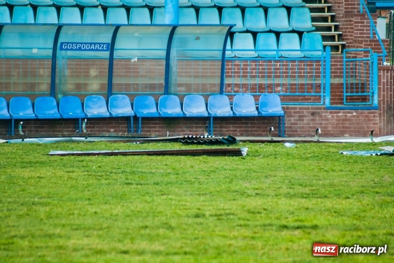 Zdjęcie w galerii na portalu naszraciborz.pl: W porywach wiało 109 km na godzinę. Krajobraz po wichurze. Strażacy wciąż w akcji. W Pogrzebieniu ratowano życie [FOTO] wiadomości z regionu