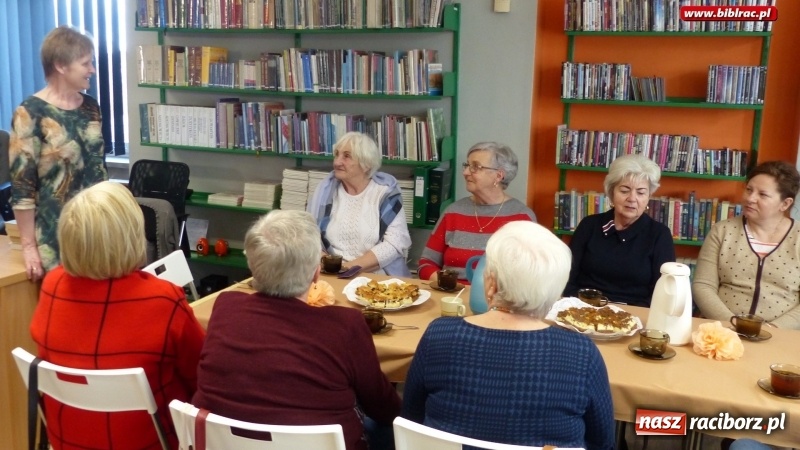 Zdjęcie w galerii na portalu naszraciborz.pl: Dzień Kobiet z książką? Tak świętowano w raciborskiej bibliotece! wiadomości z regionu