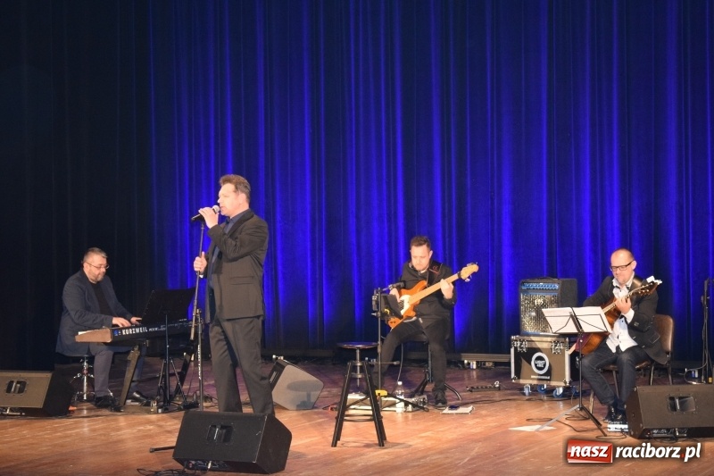 Zdjęcie w galerii na portalu naszraciborz.pl: Krzysztof Kiljański wystąpił w Kuźni Kultury wiadomości z regionu