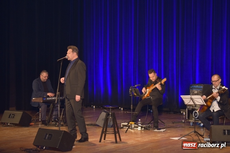 Zdjęcie w galerii na portalu naszraciborz.pl: Krzysztof Kiljański wystąpił w Kuźni Kultury wiadomości z regionu