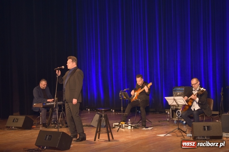 Zdjęcie w galerii na portalu naszraciborz.pl: Krzysztof Kiljański wystąpił w Kuźni Kultury wiadomości z regionu