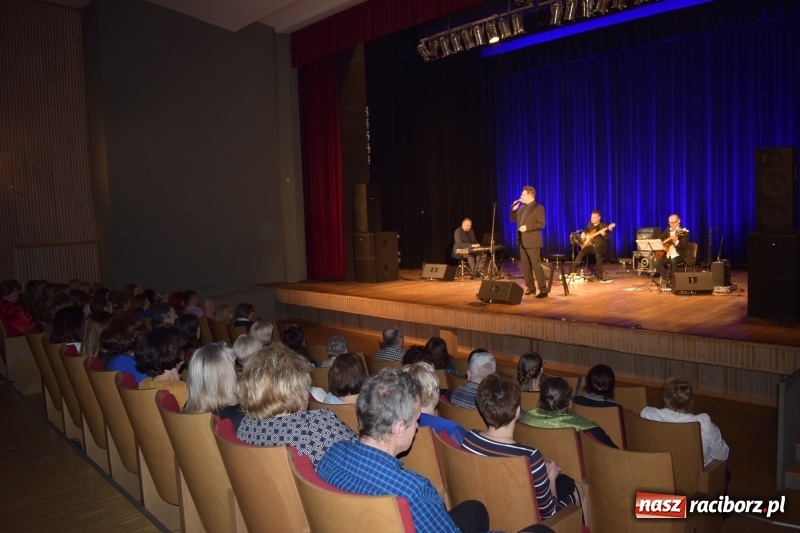 Zdjęcie w galerii na portalu naszraciborz.pl: Krzysztof Kiljański wystąpił w Kuźni Kultury wiadomości z regionu