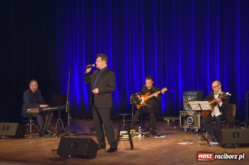 Zdjęcie w galerii na portalu naszraciborz.pl: Krzysztof Kiljański wystąpił w Kuźni Kultury wiadomości z regionu