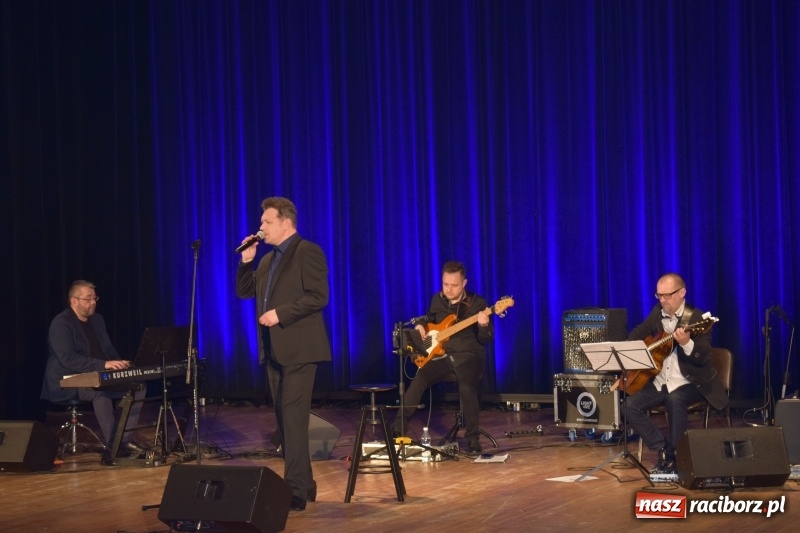 Zdjęcie w galerii na portalu naszraciborz.pl: Krzysztof Kiljański wystąpił w Kuźni Kultury wiadomości z regionu