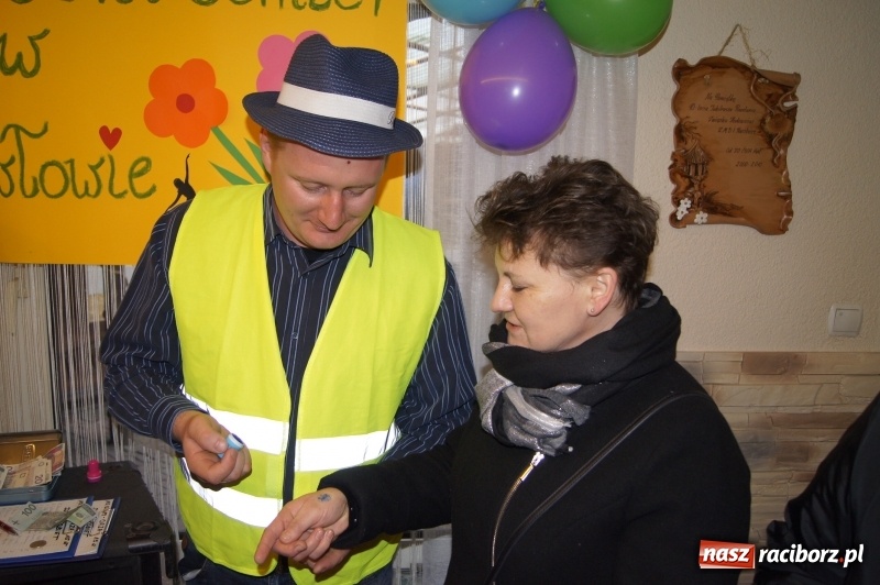 Zdjęcie w galerii na portalu naszraciborz.pl: Babski Comber, Dzień Mężczyzn i Dzień Sołtysa w Pawłowie  wiadomości z regionu