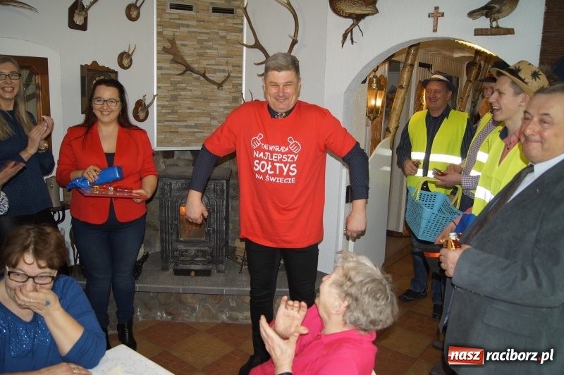 Zdjęcie w galerii na portalu naszraciborz.pl: Babski Comber, Dzień Mężczyzn i Dzień Sołtysa w Pawłowie  wiadomości z regionu