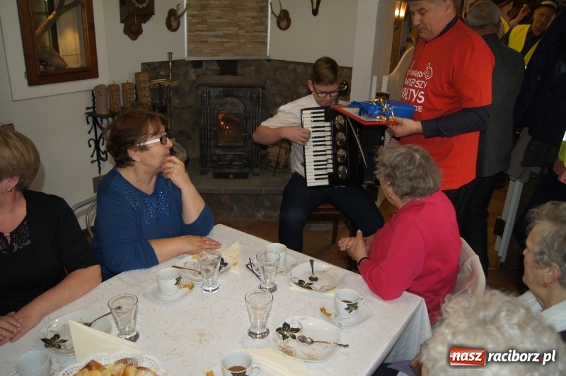 Zdjęcie w galerii na portalu naszraciborz.pl: Babski Comber, Dzień Mężczyzn i Dzień Sołtysa w Pawłowie  wiadomości z regionu