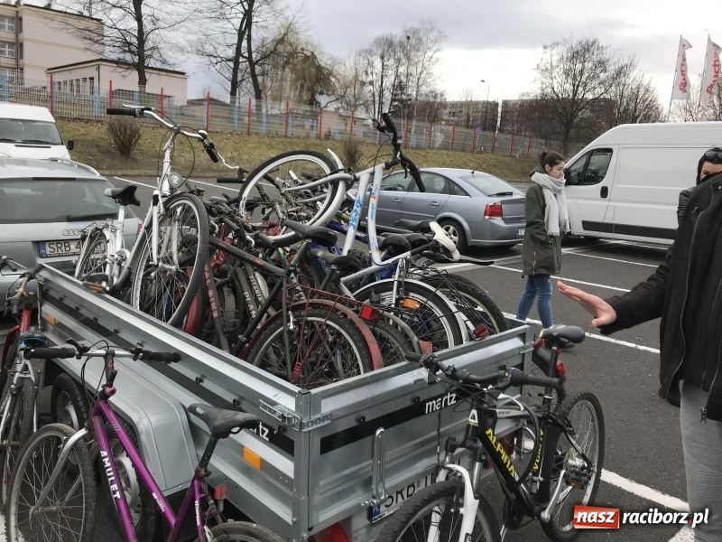 Zdjęcie w galerii na portalu naszraciborz.pl: Drugie życie jednośladów. Ciekawy program w raciborskim poprawczaku wiadomości z regionu