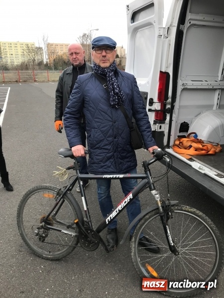 Zdjęcie w galerii na portalu naszraciborz.pl: Drugie życie jednośladów. Ciekawy program w raciborskim poprawczaku wiadomości z regionu