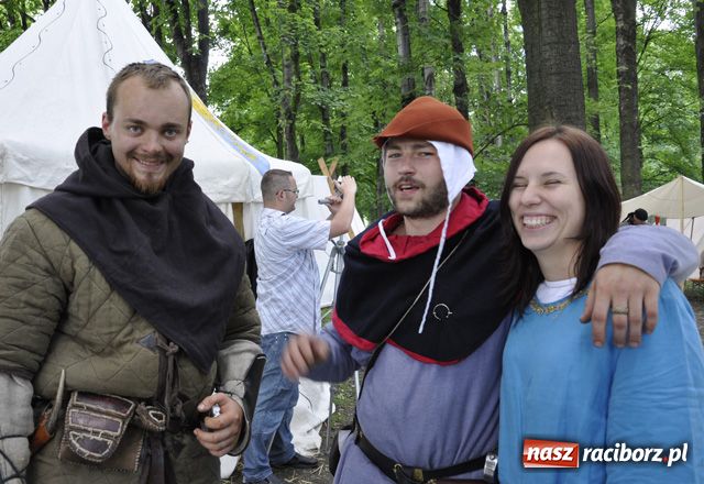 Zdjęcie w galerii na portalu naszraciborz.pl: Rycerze zapraszają pod zamek wiadomości z regionu