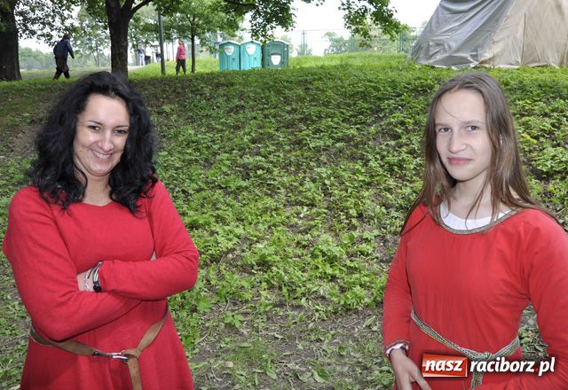 Zdjęcie w galerii na portalu naszraciborz.pl: Rycerze zapraszają pod zamek wiadomości z regionu