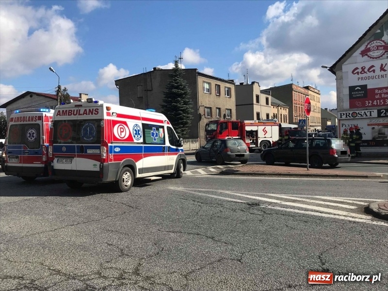 Zdjęcie w galerii na portalu naszraciborz.pl: Kierowca golfa sprawcą kolizji przy mleczarni  wiadomości z regionu