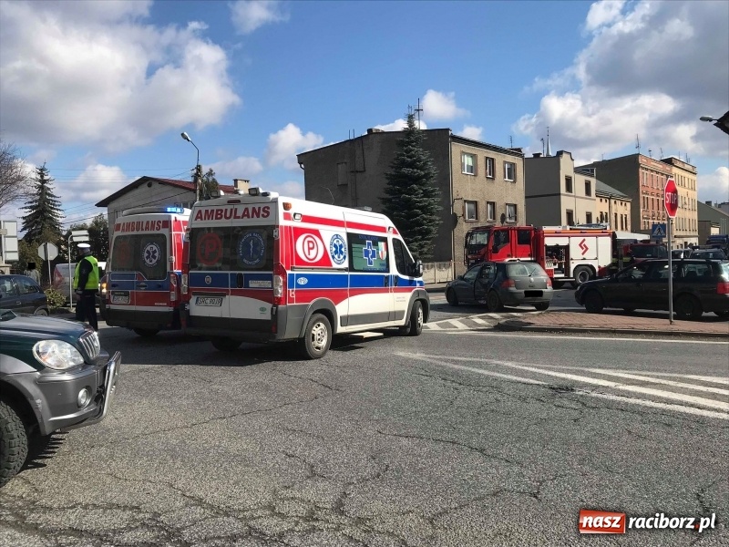 Zdjęcie w galerii na portalu naszraciborz.pl: Kierowca golfa sprawcą kolizji przy mleczarni  wiadomości z regionu