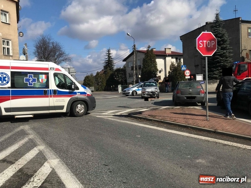 Zdjęcie w galerii na portalu naszraciborz.pl: Kierowca golfa sprawcą kolizji przy mleczarni  wiadomości z regionu