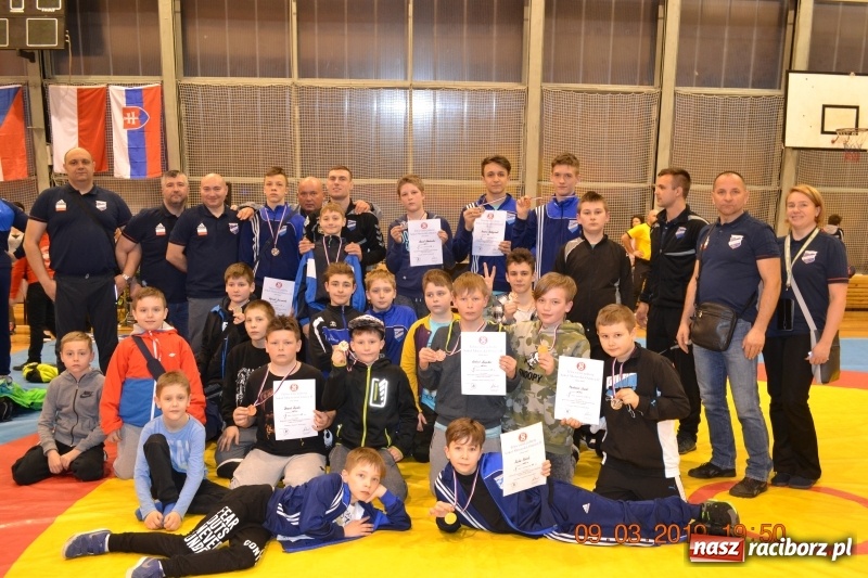 Zdjęcie w galerii na portalu naszraciborz.pl: Udany start zapaśników Unii Racibórz na turnieju w Ostrawie wiadomości z regionu