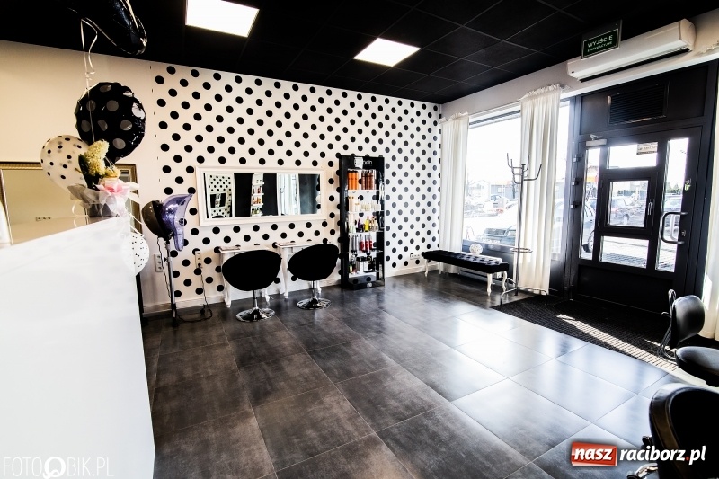 Zdjęcie w galerii na portalu naszraciborz.pl: Panie i panowie! Nowy salon Strefa cięcia i brody podcięcia zaprasza do Czerwonej Torebki! wiadomości z regionu