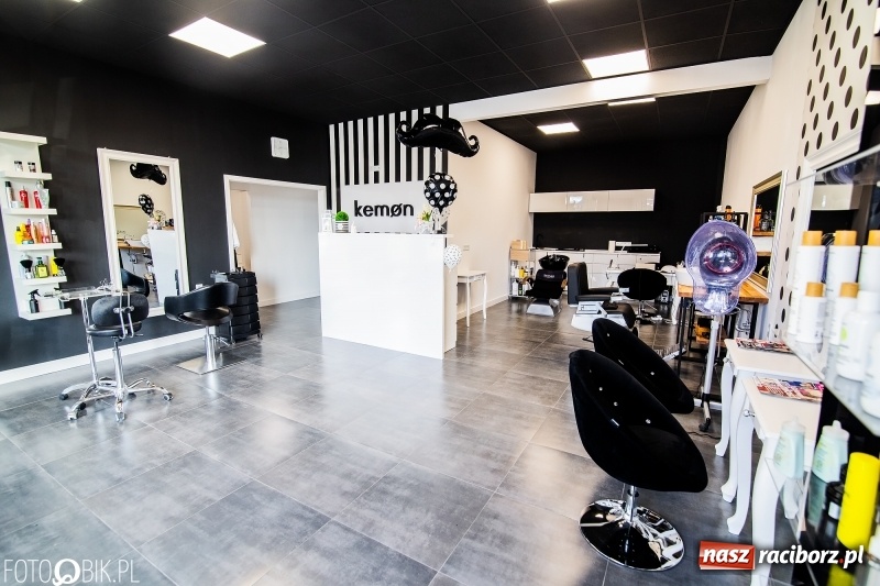 Zdjęcie w galerii na portalu naszraciborz.pl: Panie i panowie! Nowy salon Strefa cięcia i brody podcięcia zaprasza do Czerwonej Torebki! wiadomości z regionu