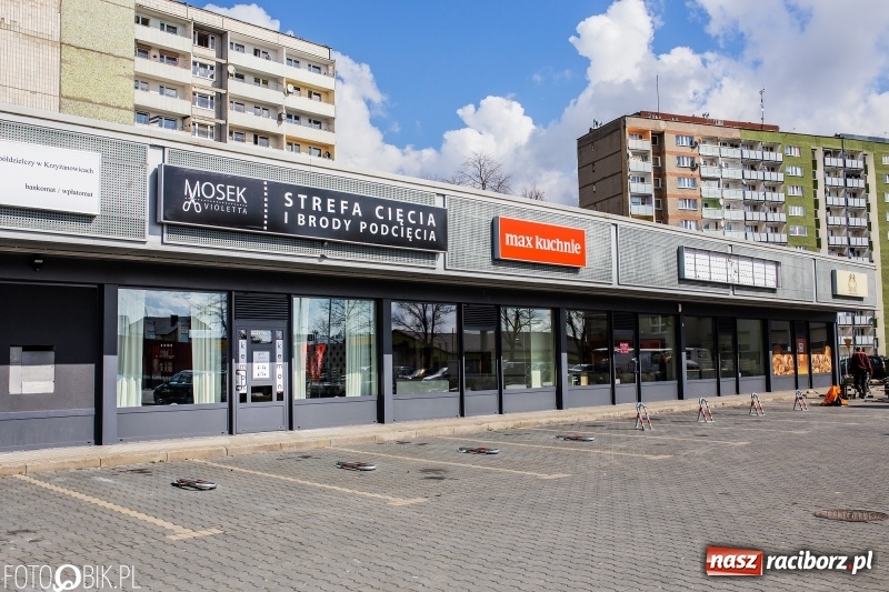 Zdjęcie w galerii na portalu naszraciborz.pl: Panie i panowie! Nowy salon Strefa cięcia i brody podcięcia zaprasza do Czerwonej Torebki! wiadomości z regionu