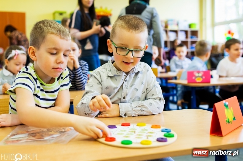 Zdjęcie w galerii na portalu naszraciborz.pl: Matematyczne zmagania przedszkolaków, czyli Mały Pitagoras w SP 15 wiadomości z regionu