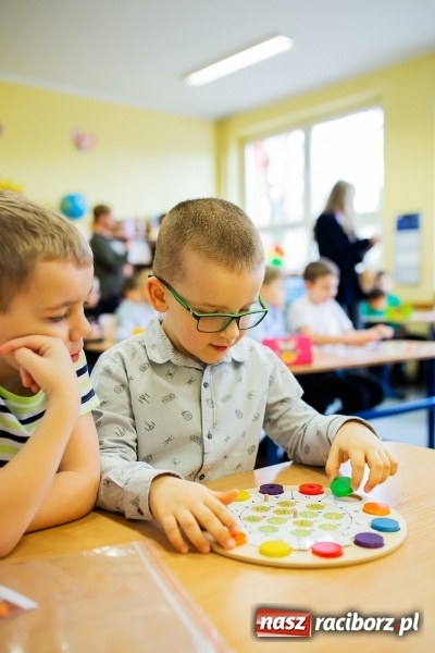 Zdjęcie w galerii na portalu naszraciborz.pl: Matematyczne zmagania przedszkolaków, czyli Mały Pitagoras w SP 15 wiadomości z regionu