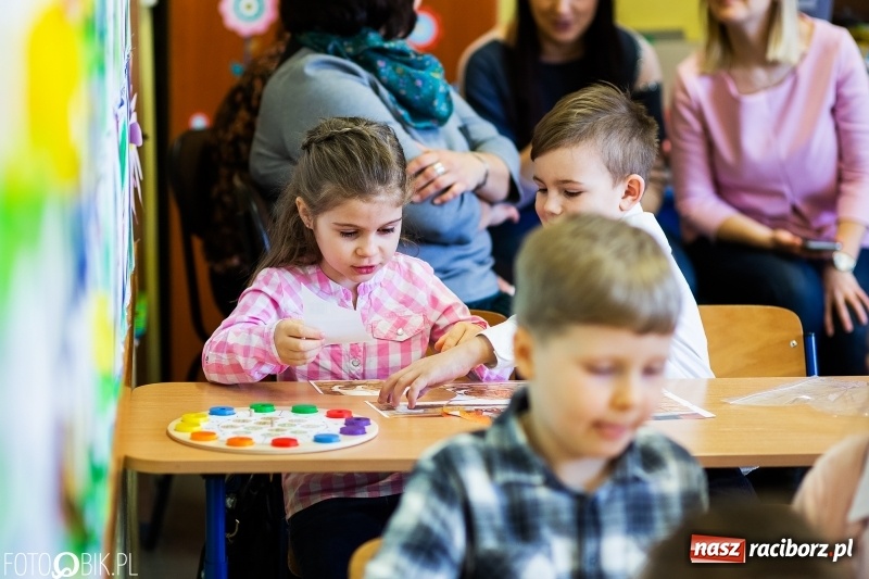 Zdjęcie w galerii na portalu naszraciborz.pl: Matematyczne zmagania przedszkolaków, czyli Mały Pitagoras w SP 15 wiadomości z regionu