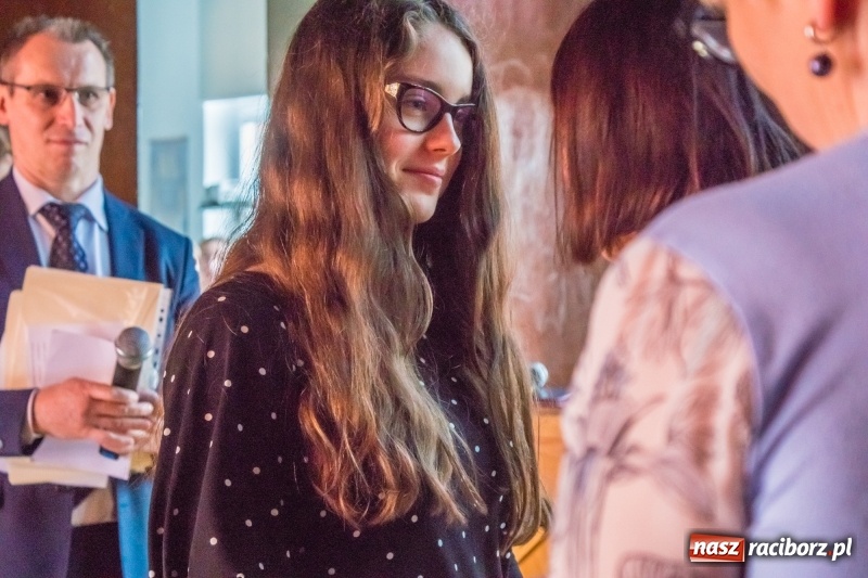 Zdjęcie w galerii na portalu naszraciborz.pl: Młodzi pasjonaci historii walczyli o bilet do Brukseli wiadomości z regionu