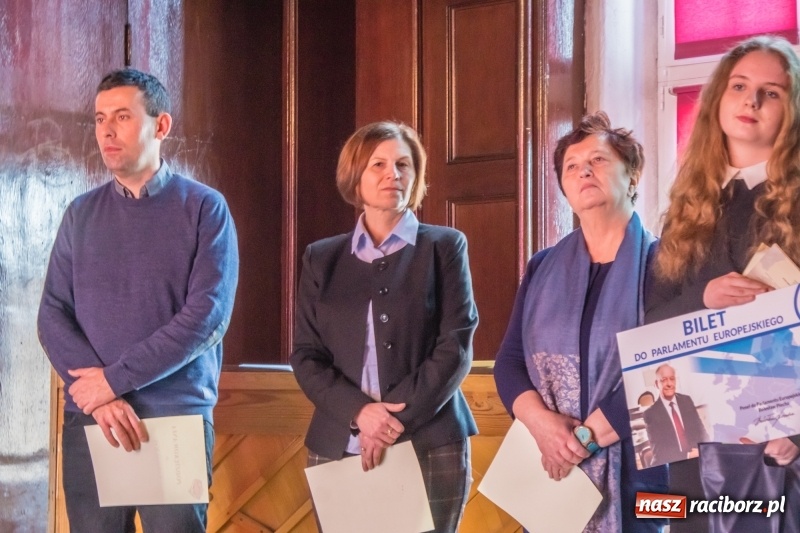 Zdjęcie w galerii na portalu naszraciborz.pl: Młodzi pasjonaci historii walczyli o bilet do Brukseli wiadomości z regionu