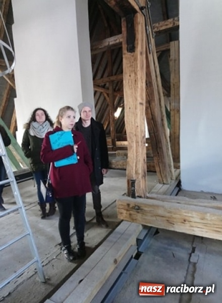 Zdjęcie w galerii na portalu naszraciborz.pl: Ochrona budynków przed korozją biologiczną, czyli specjalistyczne szkolenie dla studentów architektury wiadomości z regionu