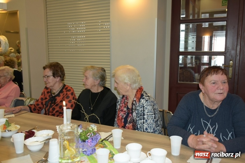 Zdjęcie w galerii na portalu naszraciborz.pl: Seniorzy z Tworkowa świętowali Dzień Kobiet  wiadomości z regionu