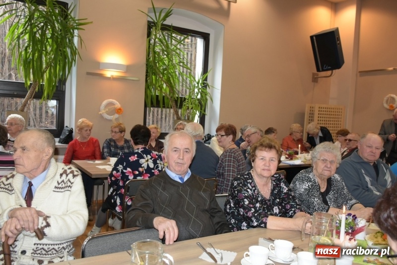 Zdjęcie w galerii na portalu naszraciborz.pl: Seniorzy z Tworkowa świętowali Dzień Kobiet  wiadomości z regionu