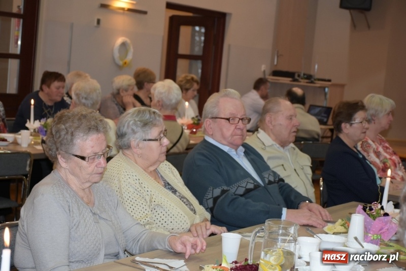 Zdjęcie w galerii na portalu naszraciborz.pl: Seniorzy z Tworkowa świętowali Dzień Kobiet  wiadomości z regionu