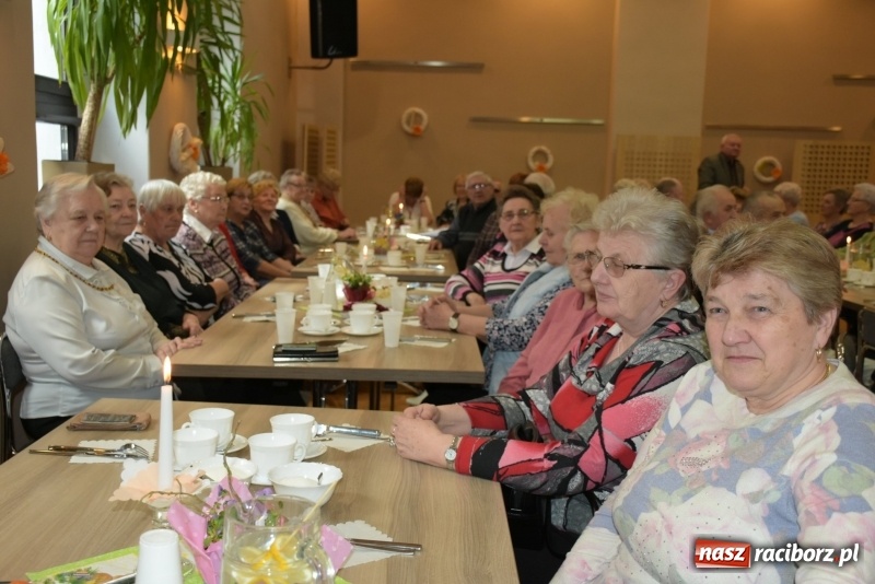 Zdjęcie w galerii na portalu naszraciborz.pl: Seniorzy z Tworkowa świętowali Dzień Kobiet  wiadomości z regionu