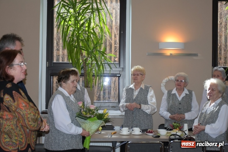 Zdjęcie w galerii na portalu naszraciborz.pl: Seniorzy z Tworkowa świętowali Dzień Kobiet  wiadomości z regionu