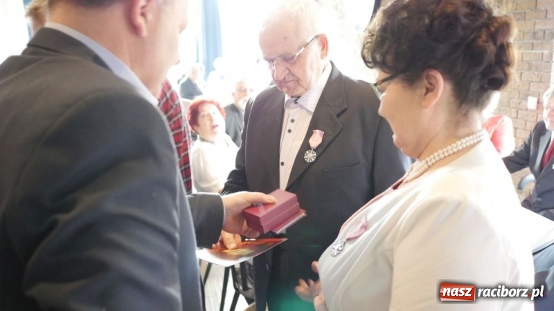 Zdjęcie w galerii na portalu naszraciborz.pl: Złote Gody w Kuźni Raciborskiej [FOTO] wiadomości z regionu