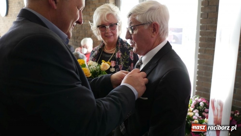Zdjęcie w galerii na portalu naszraciborz.pl: Złote Gody w Kuźni Raciborskiej [FOTO] wiadomości z regionu
