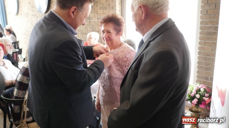 Zdjęcie w galerii na portalu naszraciborz.pl: Złote Gody w Kuźni Raciborskiej [FOTO] wiadomości z regionu