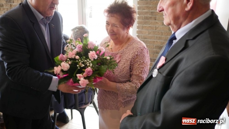 Zdjęcie w galerii na portalu naszraciborz.pl: Złote Gody w Kuźni Raciborskiej [FOTO] wiadomości z regionu