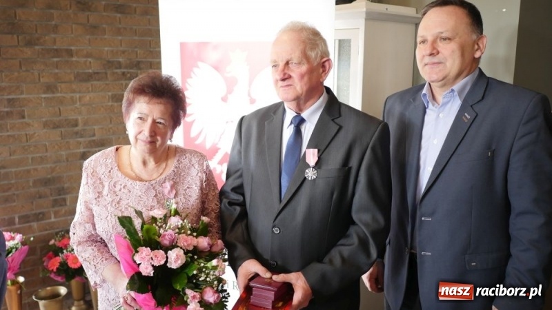 Zdjęcie w galerii na portalu naszraciborz.pl: Złote Gody w Kuźni Raciborskiej [FOTO] wiadomości z regionu