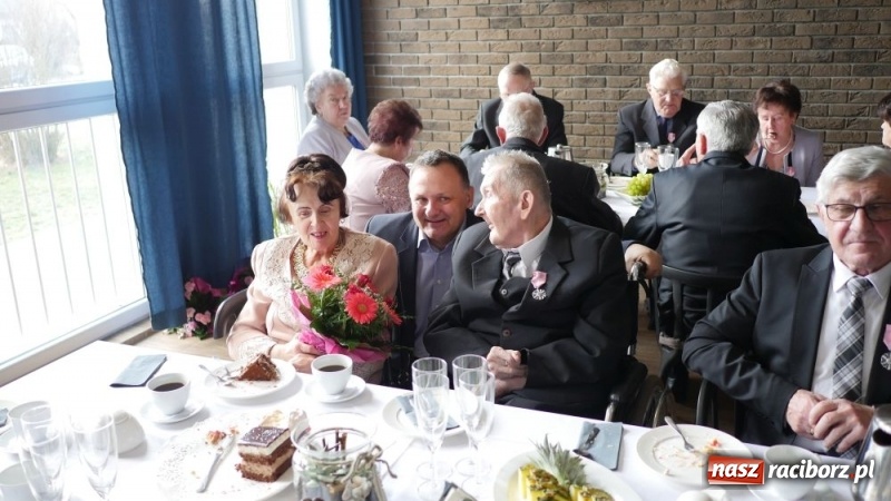 Zdjęcie w galerii na portalu naszraciborz.pl: Złote Gody w Kuźni Raciborskiej [FOTO] wiadomości z regionu