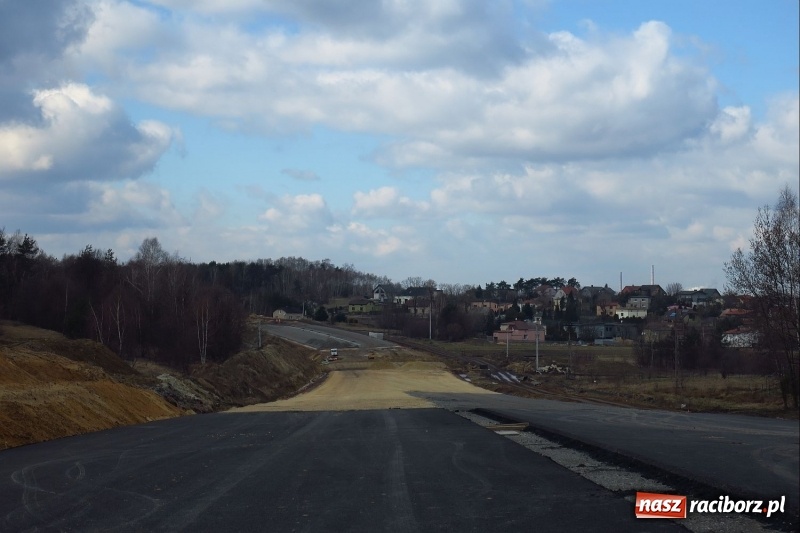 Zdjęcie w galerii na portalu naszraciborz.pl: Droga Racibórz-Pszczyna w Rybniku mocno zaawansowana [FOTO] wiadomości z regionu