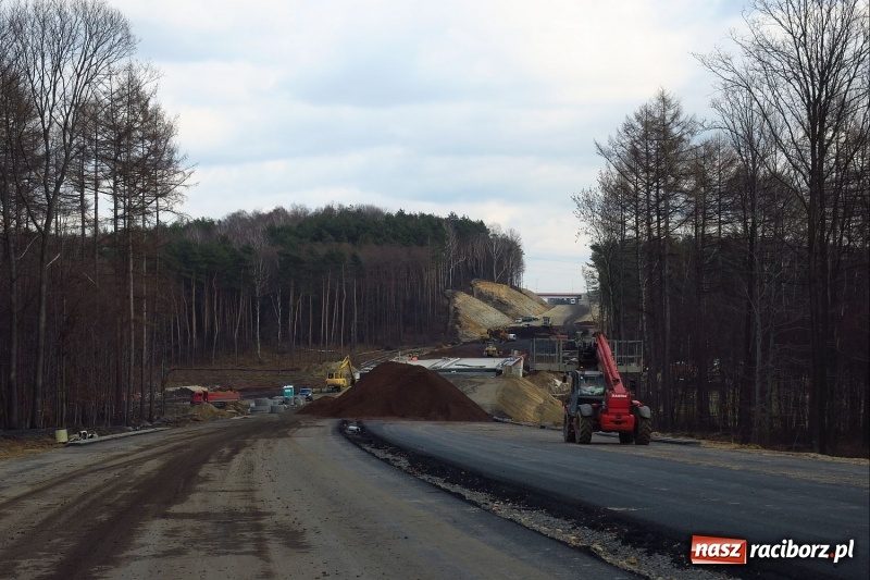 Zdjęcie w galerii na portalu naszraciborz.pl: Droga Racibórz-Pszczyna w Rybniku mocno zaawansowana [FOTO] wiadomości z regionu