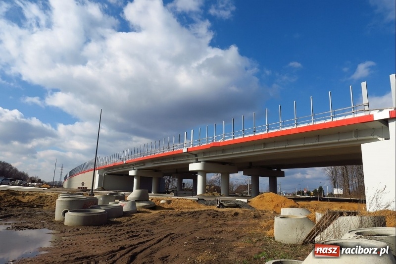 Zdjęcie w galerii na portalu naszraciborz.pl: Droga Racibórz-Pszczyna w Rybniku mocno zaawansowana [FOTO] wiadomości z regionu