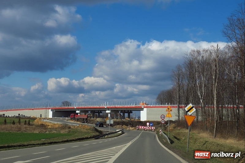 Zdjęcie w galerii na portalu naszraciborz.pl: Droga Racibórz-Pszczyna w Rybniku mocno zaawansowana [FOTO] wiadomości z regionu