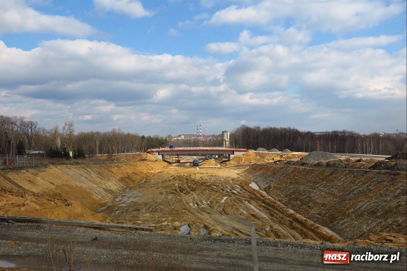 Zdjęcie w galerii na portalu naszraciborz.pl: Droga Racibórz-Pszczyna w Rybniku mocno zaawansowana [FOTO] wiadomości z regionu