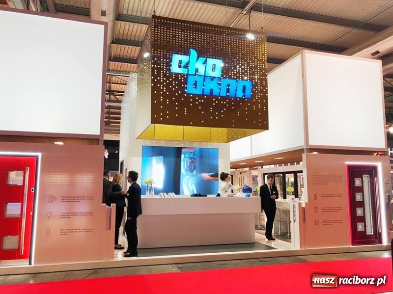Zdjęcie w galerii na portalu naszraciborz.pl: Produkty spod Raciborza i włoska kawa. Eko-Okna na targach w Mediolanie wiadomości z regionu