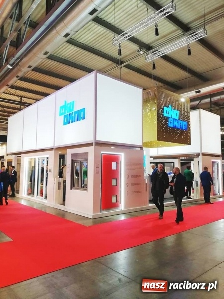 Zdjęcie w galerii na portalu naszraciborz.pl: Produkty spod Raciborza i włoska kawa. Eko-Okna na targach w Mediolanie wiadomości z regionu