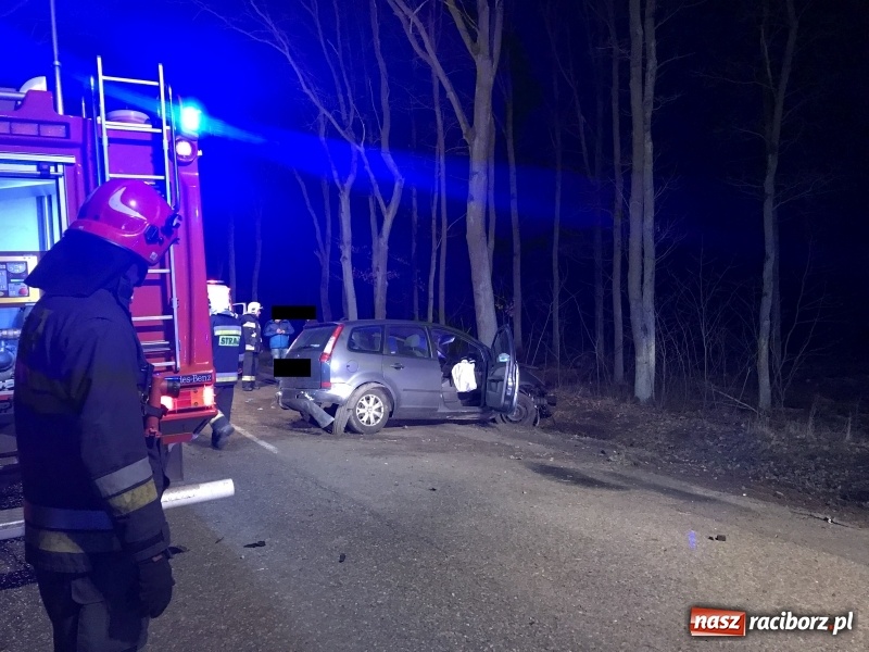 Zdjęcie w galerii na portalu naszraciborz.pl: 39-latek z forda w ciężkim stanie przetransportowany do szpitala [FOTO] wiadomości z regionu
