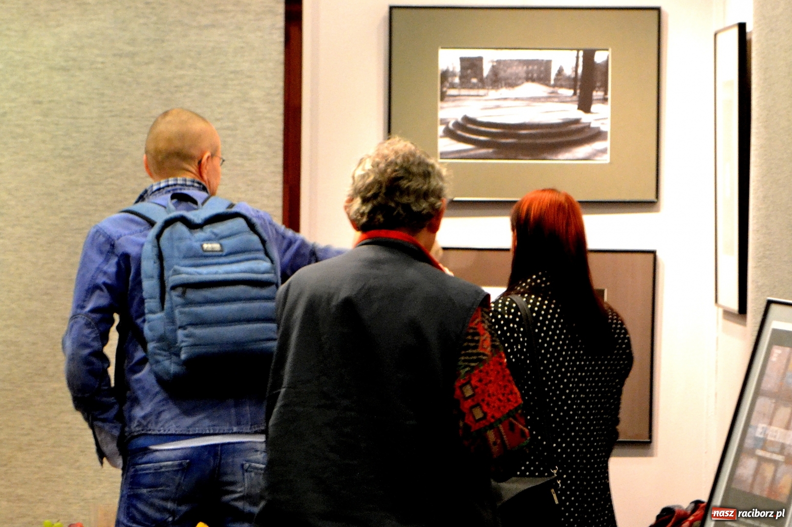 Zdjęcie w galerii na portalu naszraciborz.pl: Bez przewodnika. Wernisaż wystawy M. Furmanowicza wiadomości z regionu